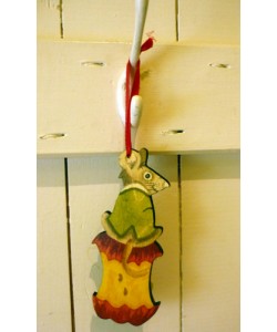 Mouse on Apple Door Hanger Mouse on Apple Door Hanger